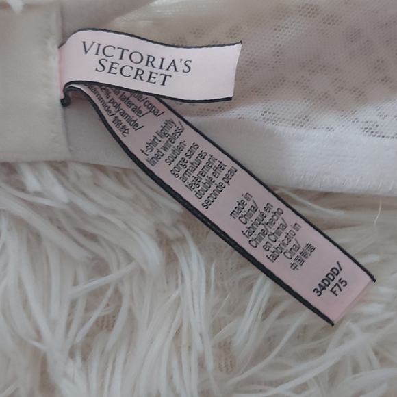 Victoria's Secret Bra - Picture 2 of 2